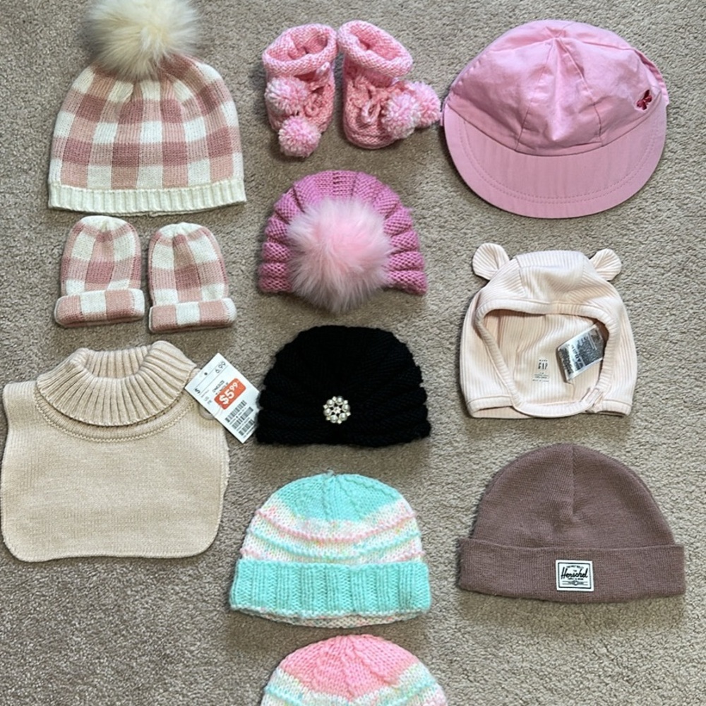 Baby Girl 0-12 months Hat Bundle (Gap, Herschel, H&M, InidigoBaby, ToysRUS$